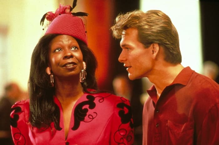 Вупи Голдберг и Патрик Суэйзи в фильме *Призрак* (*Привидение*), 1990 | Фото: spletnik.ru