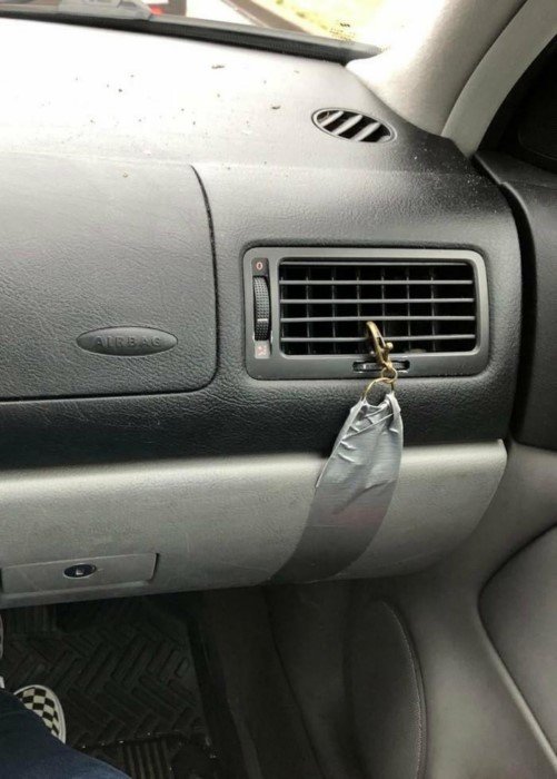 Когда закончилась синяя изолента: пост о скотче