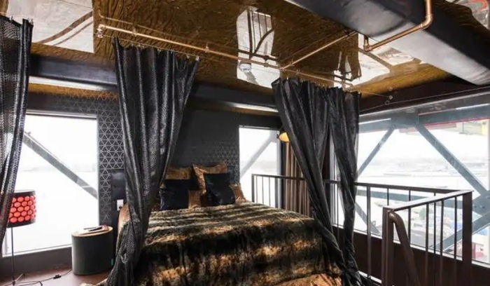 В башенном кране постояльцев ожидают шикарные номера. /Фото: a0.muscache.com В башенном кране постояльцев ожидают шикарные номера. /Фото: a0.muscache.com