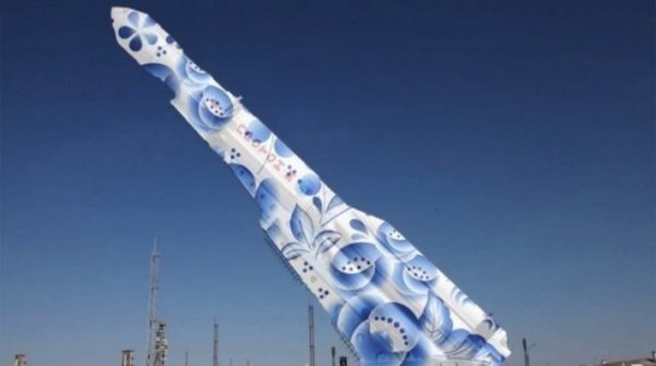 Шутки и мемы про предложение Дмитрия Рогозина разукрасить русские корабли