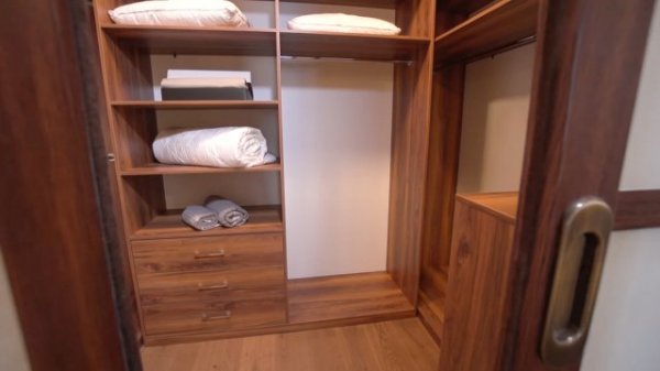 Посмотрите, как живет ведущий шоу &quot;Городок&quot; Юрий Стоянов