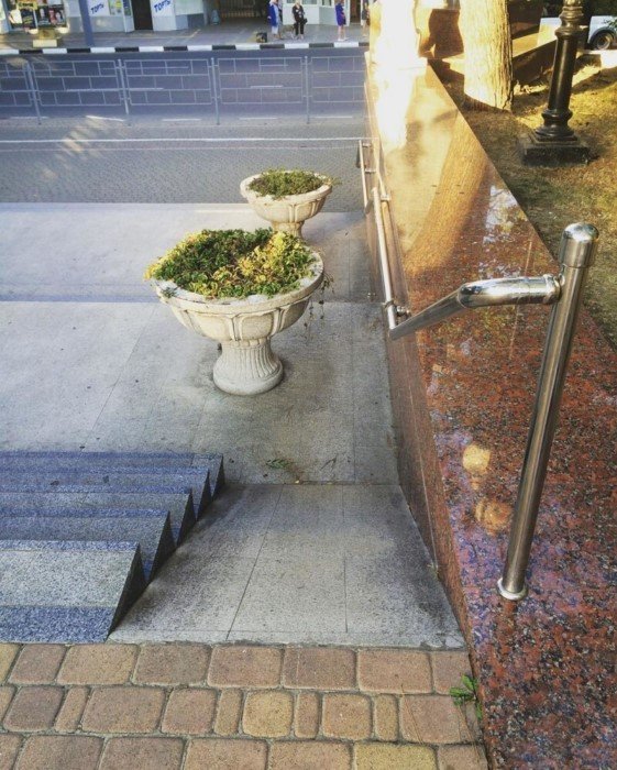 "Не очкуй, я так сто раз делал". С юмором про слабоумие и отвагу