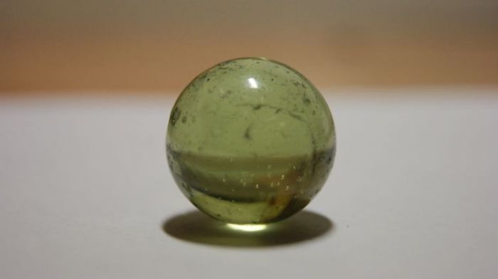 Помните их - эти таинственные стеклянные шарики? \ Фото: yandex.ua.