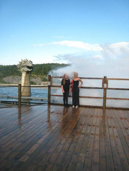 Неудачное фото на фоне волн