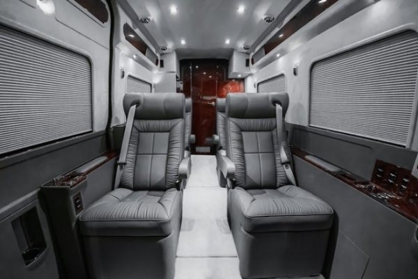 Пуленепробиваемая крепость: элитный Mercedes Sprinter за 550 000 долларов