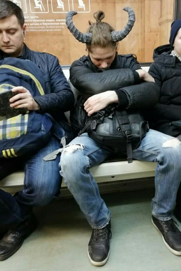 Модники и чудаки из метро