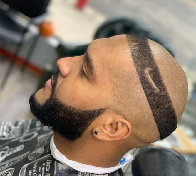 Странная прическа