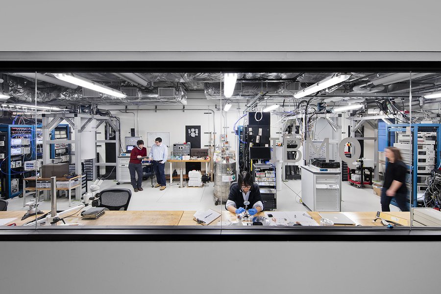 Повелители времени: российские физики повернули вспять «старение» квантовой системы Повелители времени: российские физики повернули вспять «старение» квантовой системы