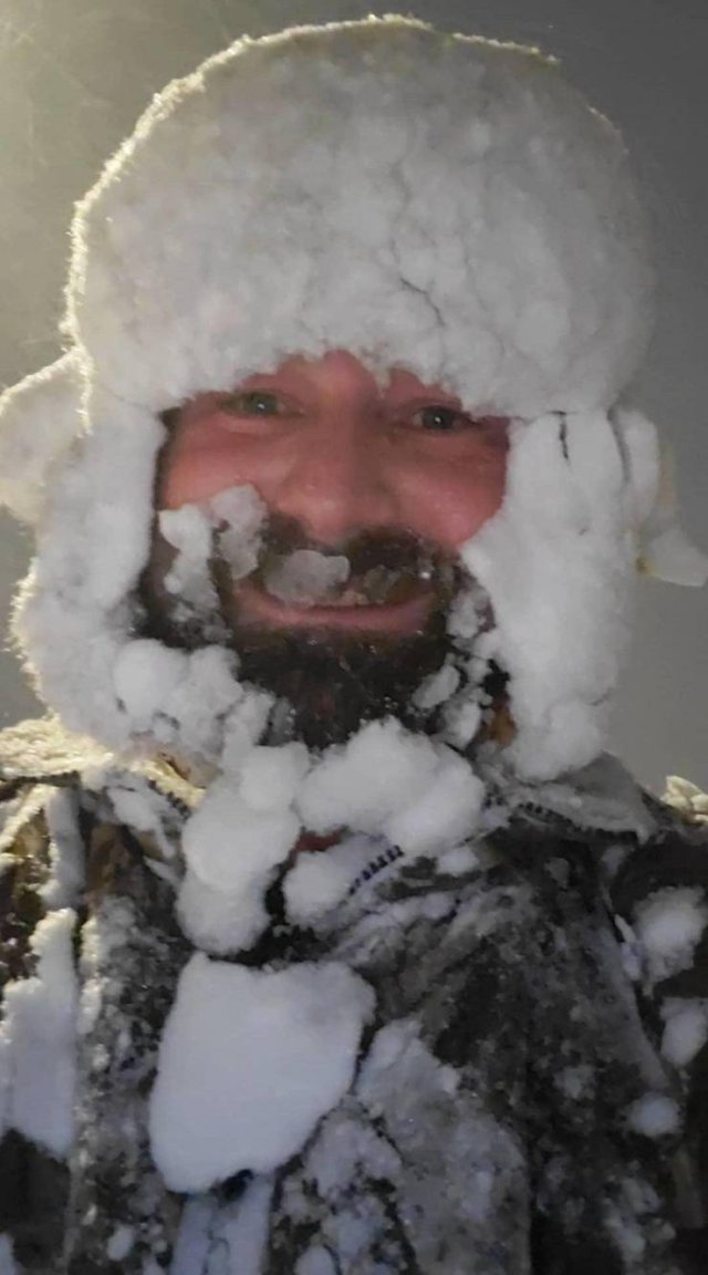 Замерзший мужчина