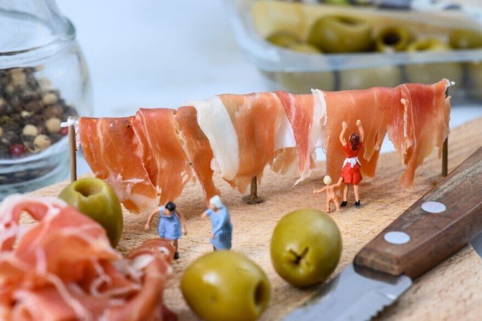 Венгерский художник создает микромиры Венгерский художник создает микромиры