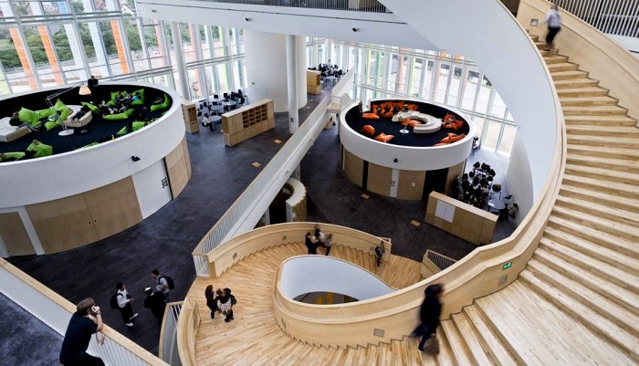 Школа, где жажда знаний не ограничивается стенами и партами. /Фото: lookatme.ru