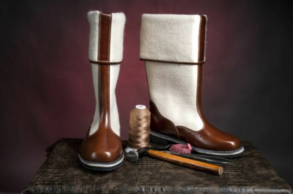 Не валенки и не сапоги: что за странная обувь на ногах у «Бывалого» и Фиделя Кастро Не валенки и не сапоги: что за странная обувь на ногах у «Бывалого» и Фиделя Кастро