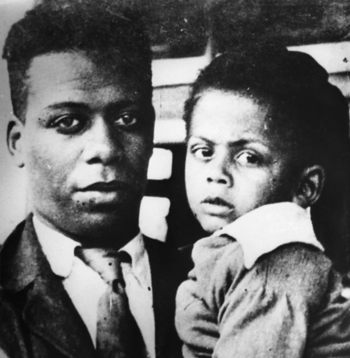 Ллойд Паттерсон с сыном Джимми Ллойд Паттерсон с сыном Джимми