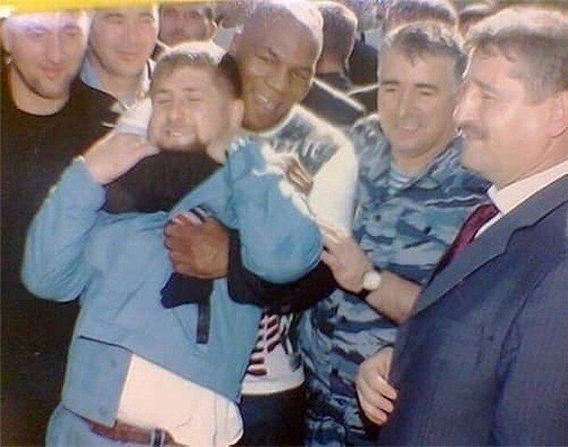 Майк Тайсон взял на удушающий Рамзана Кадырова, 2005г.