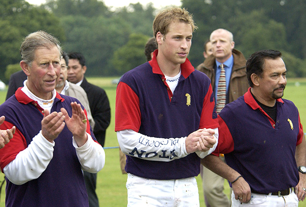 Британские принцы Чарльз и Уильям играют в поло с султаном Брунея