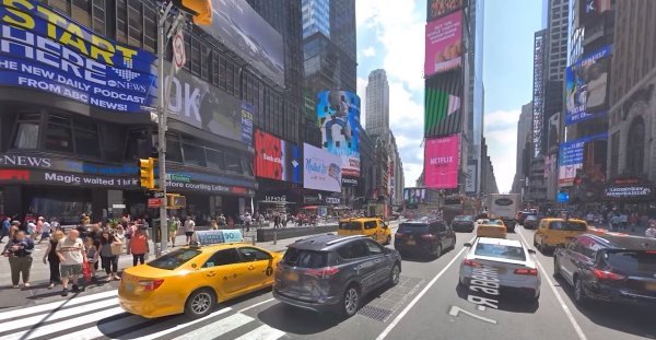 Дизайнер Андрей Гупса показал, как могли бы выглядеть города, если немного привести их в порядок