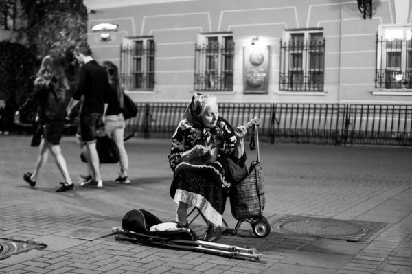 Жанровые фото различных авторов в монохроме