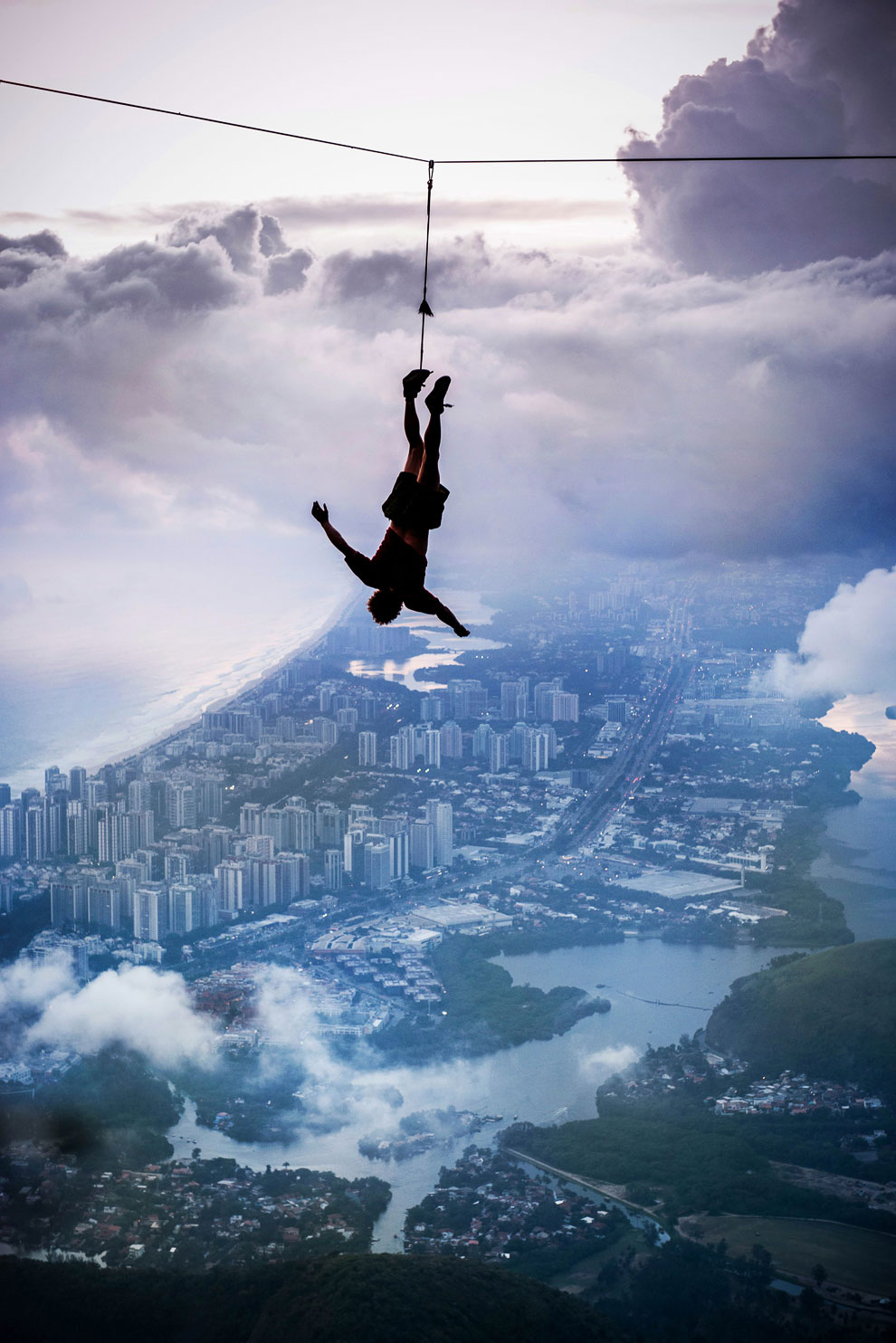 Экстремальные виды спорта: слэклайн над Рио