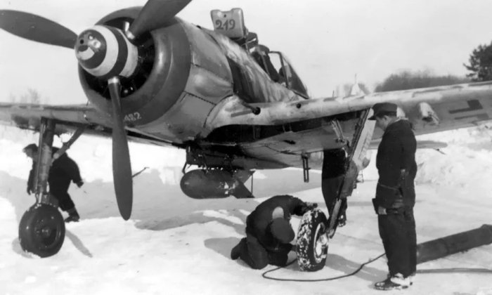 Зачем на турбинах самолётов рисуют спирали? Для красоты? Зачем на турбинах самолётов рисуют спирали? Для красоты?