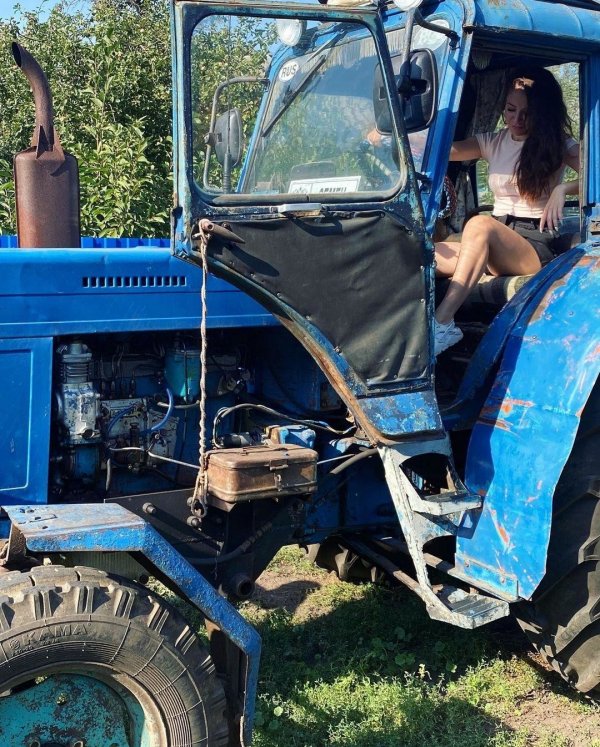 Назвалась трактористкой? Так полезай в кабину!