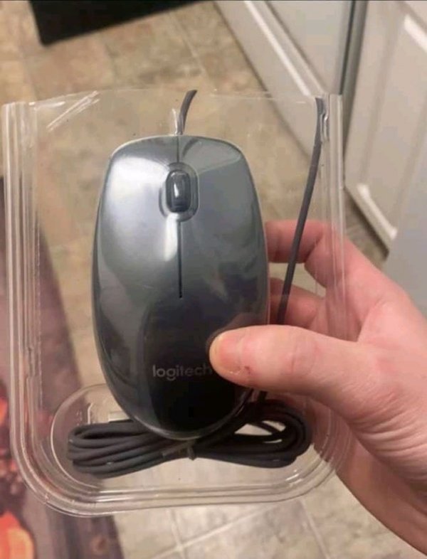 Подборка фотографий от людей, у которых сложились непростые отношения с техникой Подборка фотографий от людей, у которых сложились непростые отношения с техникой