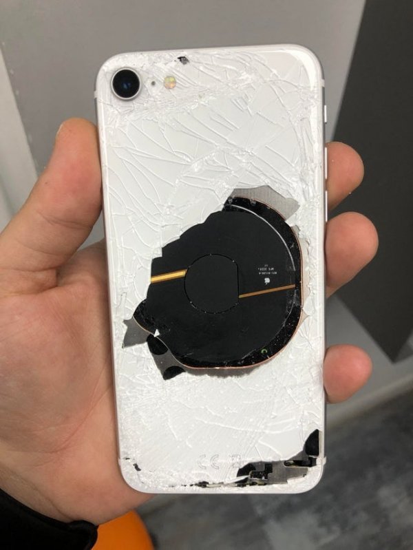 Подборка фотографий от людей, у которых сложились непростые отношения с техникой Подборка фотографий от людей, у которых сложились непростые отношения с техникой