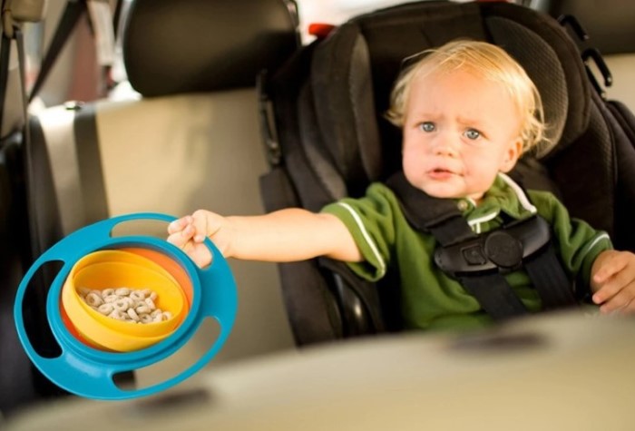 С тарелкой-непроливайкой можно не переживать, что каша окажется на полу / Фото: cdn.shopify.com