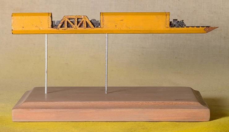 21. Поезд, вырезанный из карандаша 21. Поезд, вырезанный из карандаша