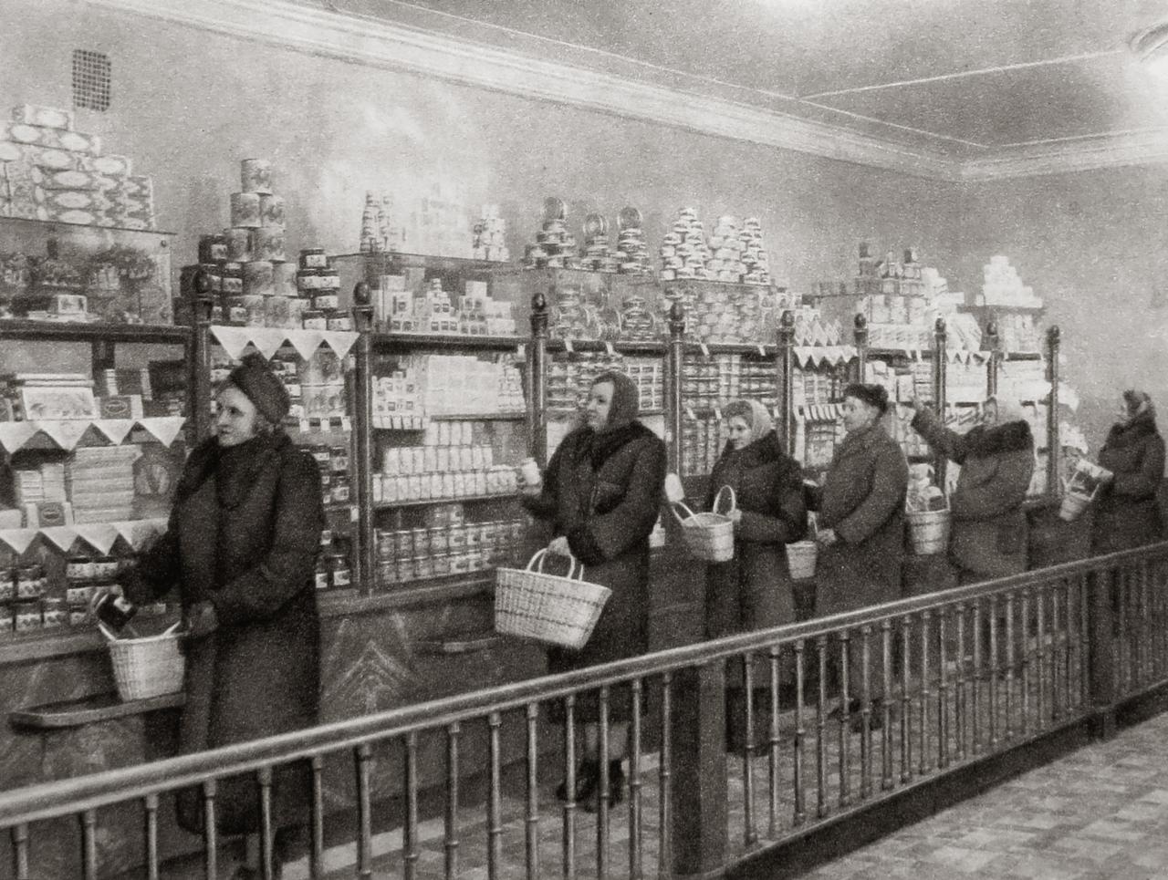 Первый супермаркет в Ленинграде