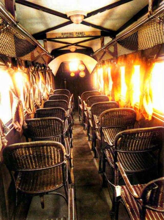 Внутри самолета 1930-х годов