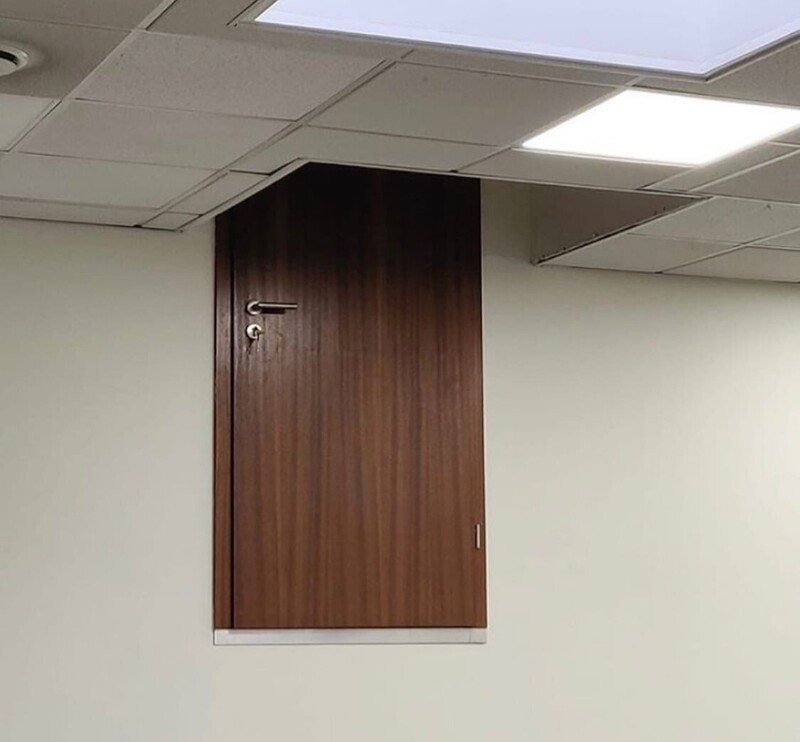 Наша реальность точно сломана полностью и этот пост тому полное подтверждение