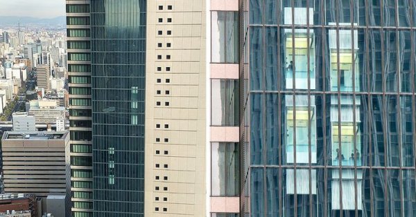 Небоскреб в японской Нагое оснащен двухэтажными пассажирскими лифтами