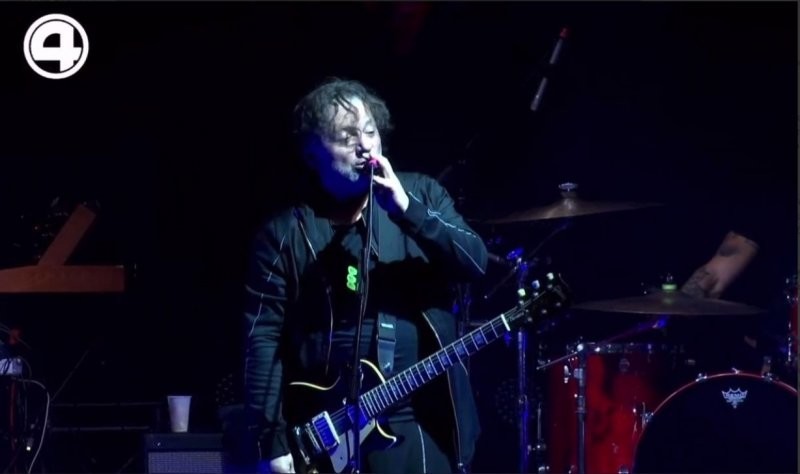 Самойлов из &quot;Агаты Кристи&quot; со сцены обматерил либералов, &quot;Ельцин Центр&quot; и представителей ЛГБТ