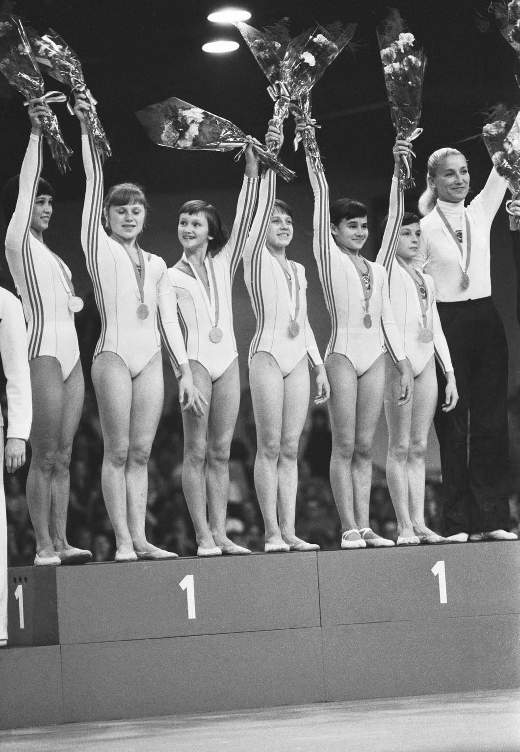 На судьбу не обижаются: спорт и трагедия гимнастки Елены Мухиной На судьбу не обижаются: спорт и трагедия гимнастки Елены Мухиной