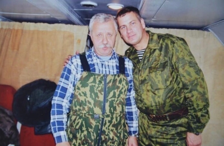 Одно из многочисленных посещений военнослужащих в Чечне Леонидом Якубовичем Одно из многочисленных посещений военнослужащих в Чечне Леонидом Якубовичем
