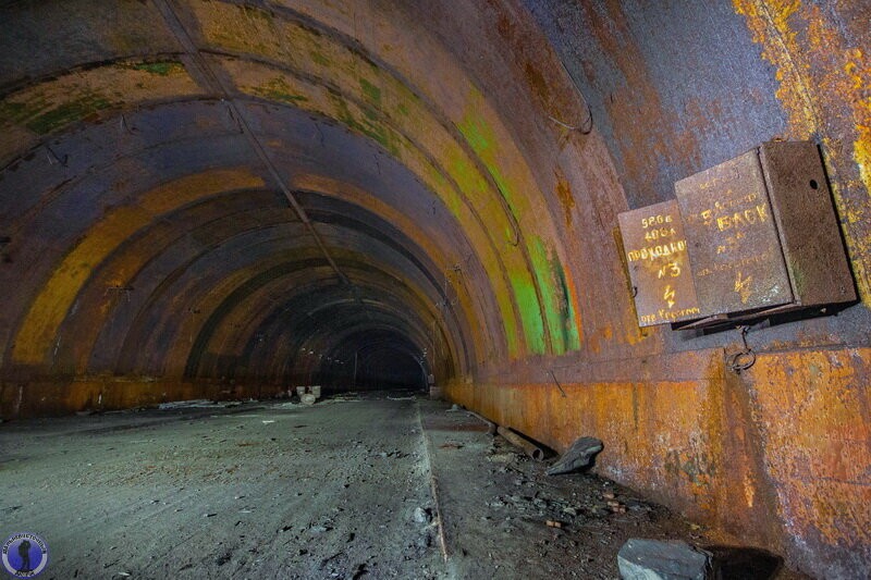 Заброшенный тоннель в Арктике с огромными габаритами Заброшенный тоннель в Арктике с огромными габаритами