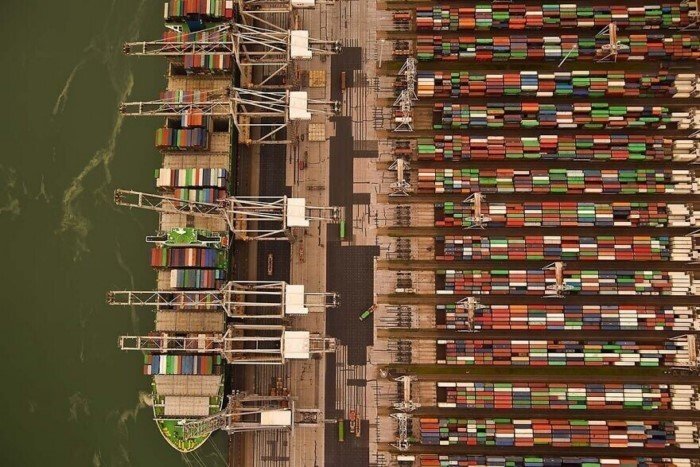 Айя Окава - фотограф, который ищет формы мира