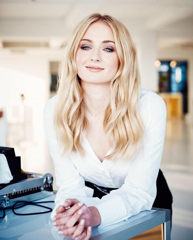 Софи Тернер - Санса Старк из «Игры престолов», которая после сериала потерялась в Голливуде