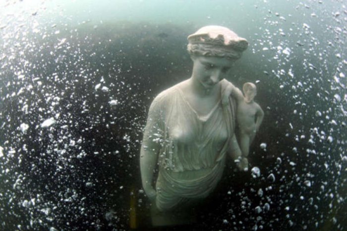 Затонувший город грехов. Что стало с модным курортом Древнего Рима, где была вилла Юлия Цезаря Затонувший город грехов. Что стало с модным курортом Древнего Рима, где была вилла Юлия Цезаря