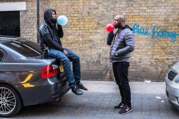 20+ необычных уличных кадров от бельгийского фотографа