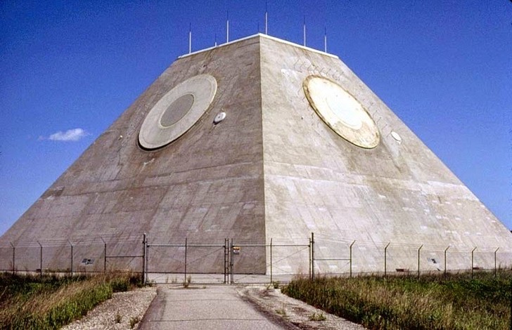 Военный комплекс стоимостью 6 миллиардов долларов, который проработал ровно один день