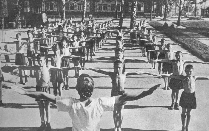 “Мы так росли и ничего”: 9 минусов воспитания в СССР “Мы так росли и ничего”: 9 минусов воспитания в СССР