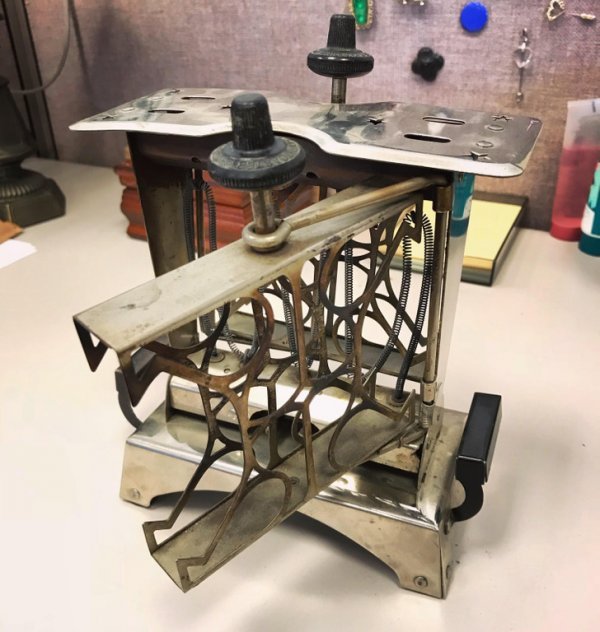 Подборка непривычных кухонных приспособлений из прошлого Подборка непривычных кухонных приспособлений из прошлого