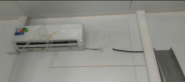 Жара пошла: у установщиков сплит-систем начались непростые дни Жара пошла: у установщиков сплит-систем начались непростые дни