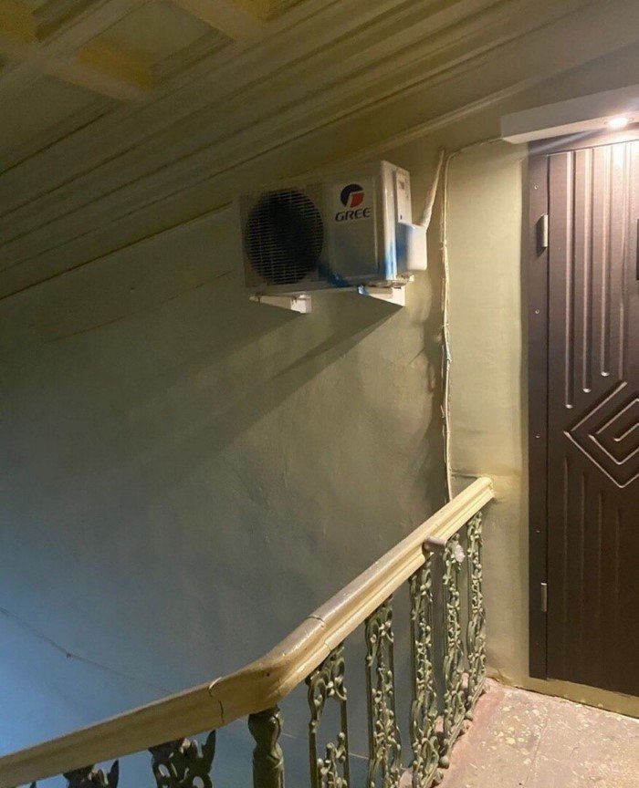 Жара пошла: у установщиков сплит-систем начались непростые дни Жара пошла: у установщиков сплит-систем начались непростые дни