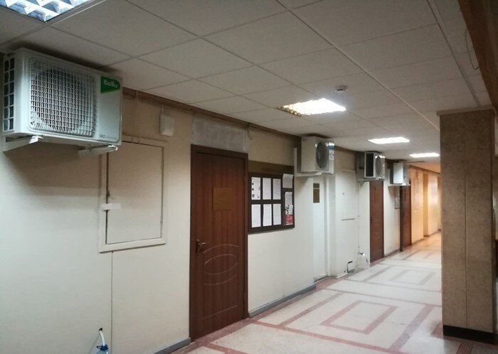 Жара пошла: у установщиков сплит-систем начались непростые дни Жара пошла: у установщиков сплит-систем начались непростые дни