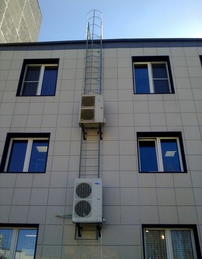 Жара пошла: у установщиков сплит-систем начались непростые дни Жара пошла: у установщиков сплит-систем начались непростые дни