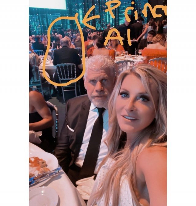 Эллисон Данбар - новая жена звезды «Хеллбоя» Рона Перлмана, которая младшего его на 23 года Эллисон Данбар - новая жена звезды «Хеллбоя» Рона Перлмана, которая младшего его на 23 года