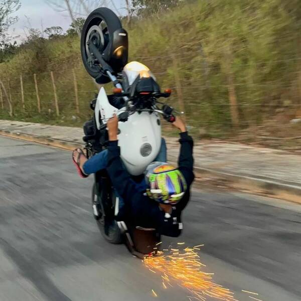 Подборка картинок. Вечерний выпуск (30 фото) - 04.08.2022