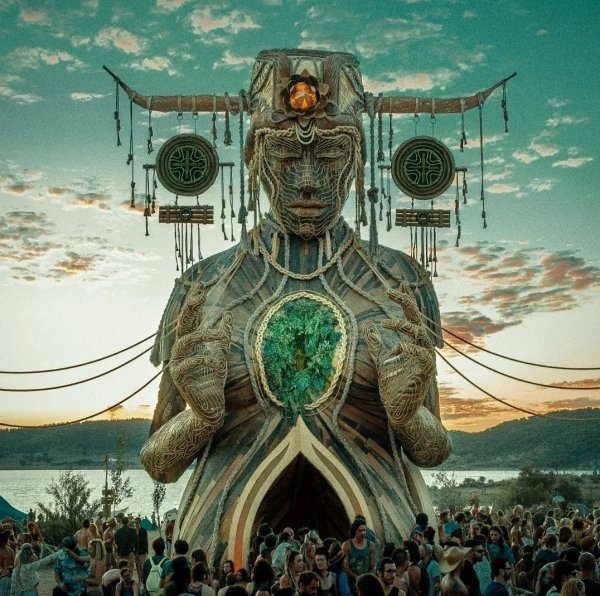 Красивые и сюрреалистические работы от скульптора из Южной Африки